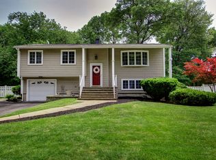 36 Fox Hill Rd, Fairfield, NJ 07004
