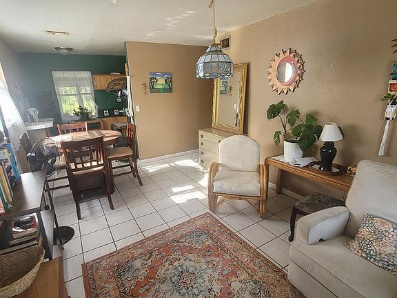 5th image of 822 E 9th Ave