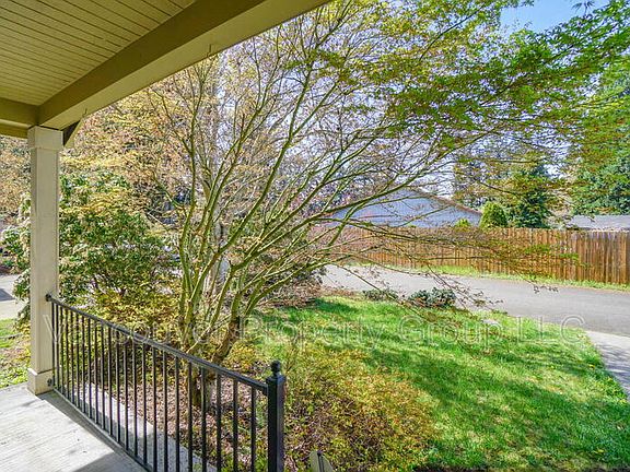3rd image of 2217 NE 94th Ct