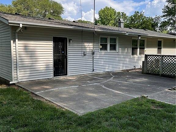 4th image of 10004 Belmont Ave