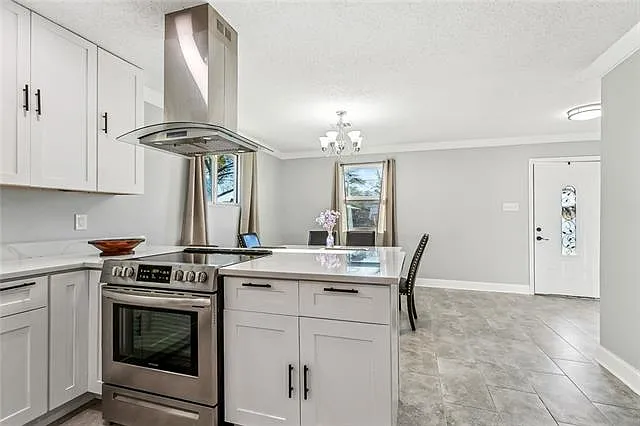 416 Waldo St — Photo 5
