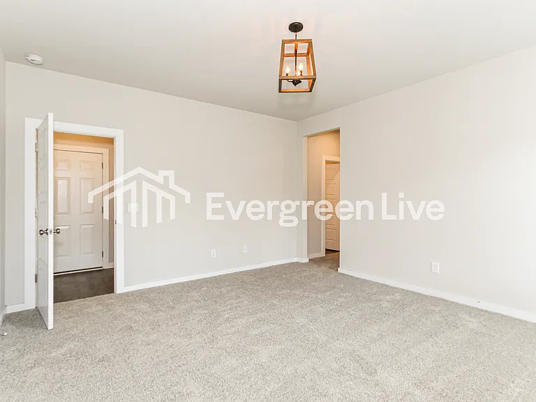 156 Wolf Ln — Photo 7