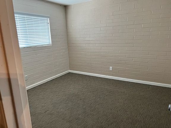 5th image of 726 E 9th St APT 21