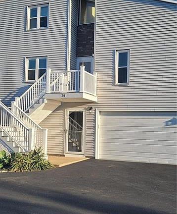 4th image of 74 White Swan Dr