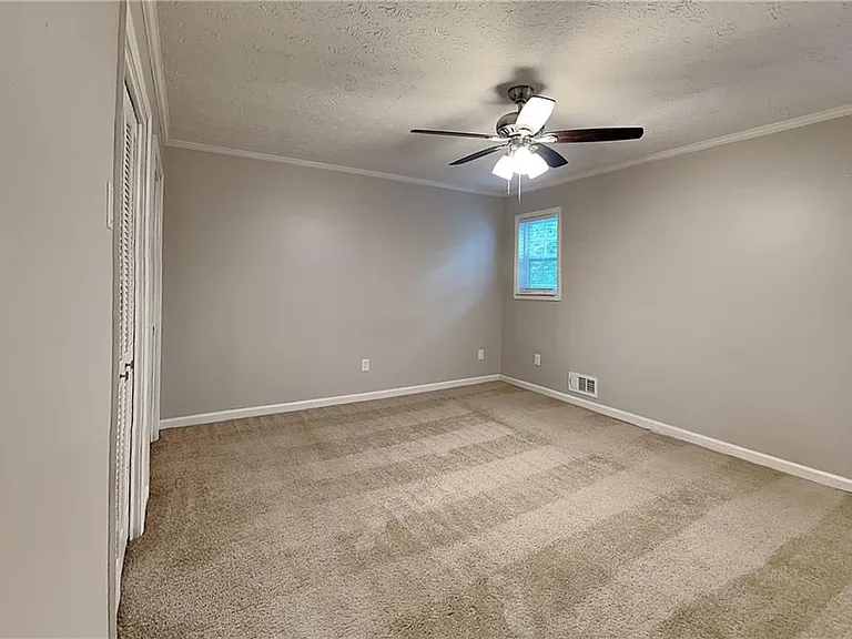 2426 Emberwood Ct NW — Photo 7