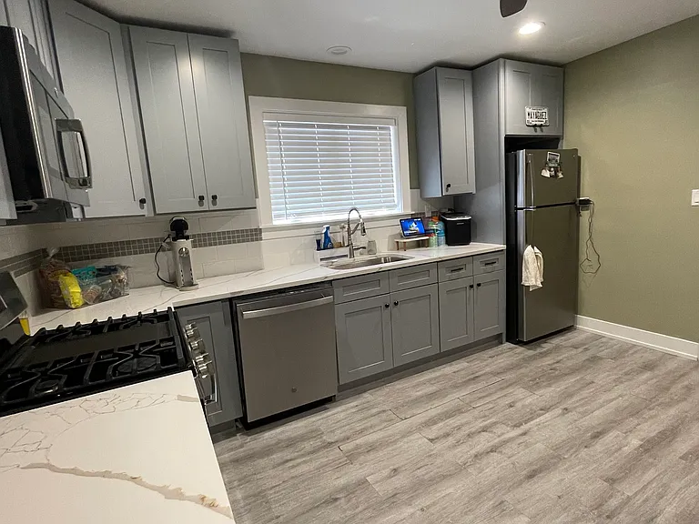 5841 W Higgins Ave #2R — Photo 4