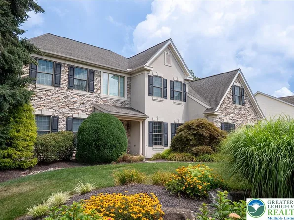 7296 Lochhaven St, Allentown, PA 18106