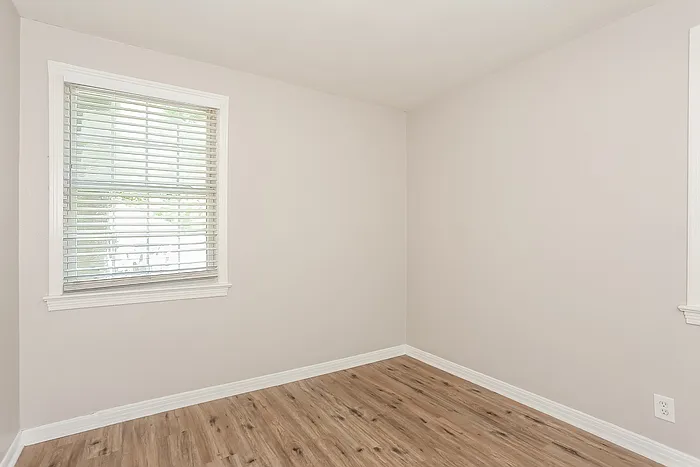 980 McTyre Ct — Photo 12