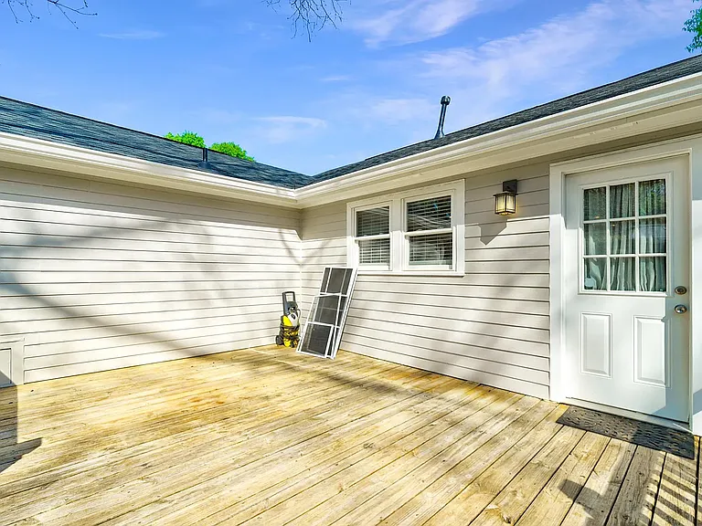 1253 Oak Grove Ave — Photo 6