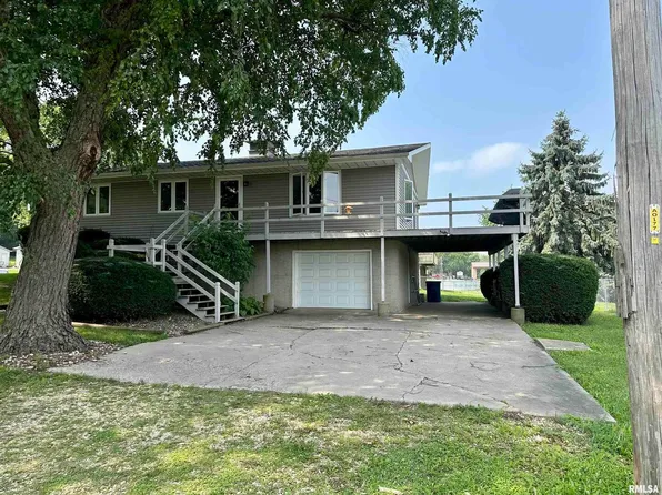 304 9th Ave N, Albany, IL 61230