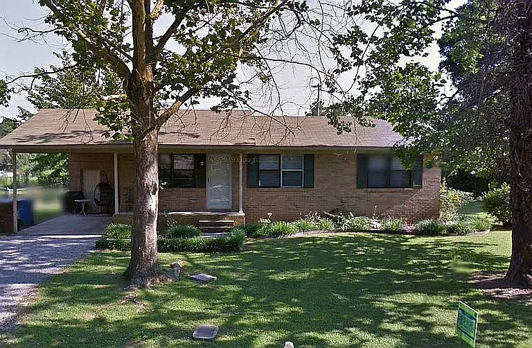 514 Walker Rd SW — Photo 1