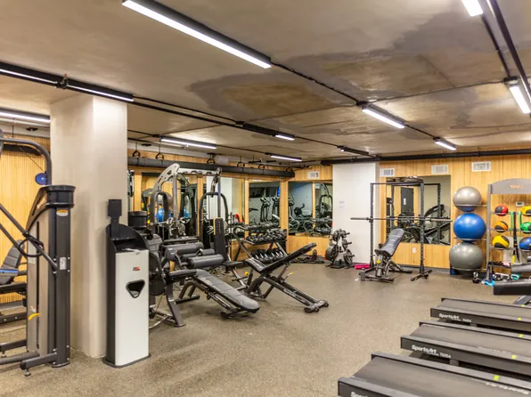 564 Saint Johns Place image 9 of 14