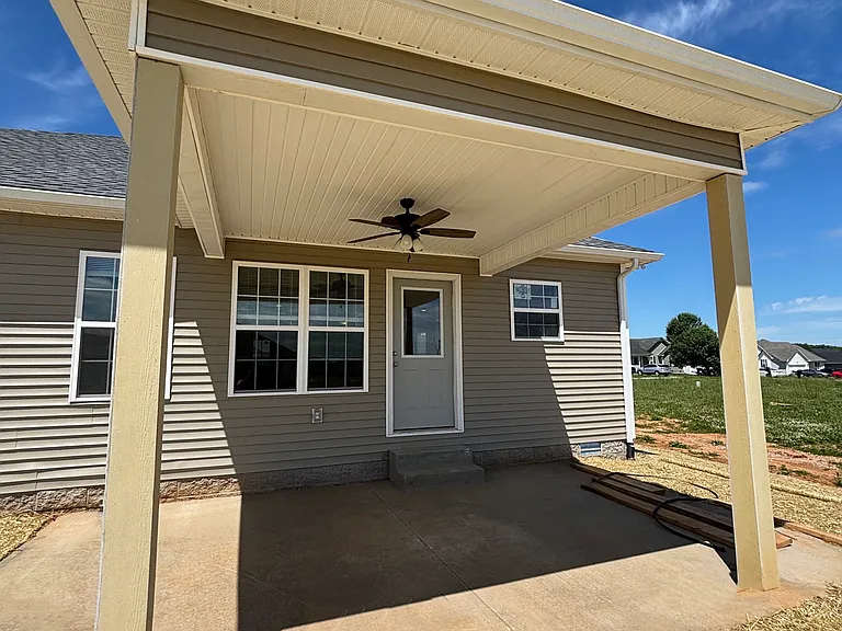 447 Cedar Hollow Dr — Photo 18