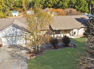 16892 W Jones Rd, Tahlequah, OK 74464