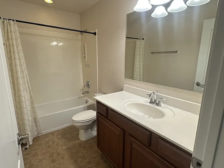 10809 Fort Point Ln NE — Photo 15