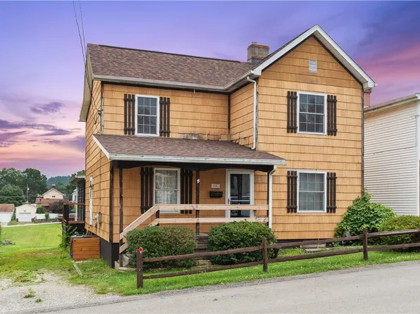 810 Green St, California, PA 15419