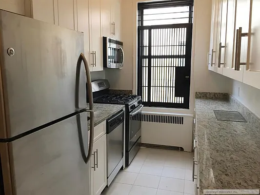 Rented by Sovereign Associates | media 10