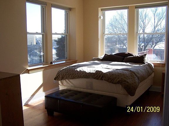 5th image of 3531 W Shakespeare Ave