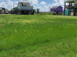 878 Main St, Crystal Beach, TX 77650