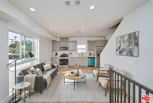 1108 Queen Anne Pl Photo 1