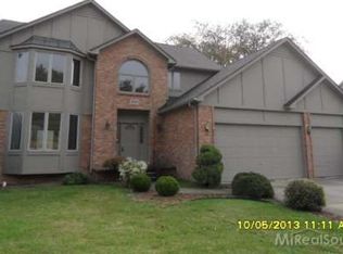 39930 Southpointe Ave, Harrison Township, MI 48045