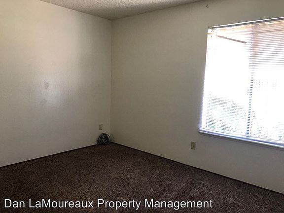 2nd image of 31 Oak Ave APT A