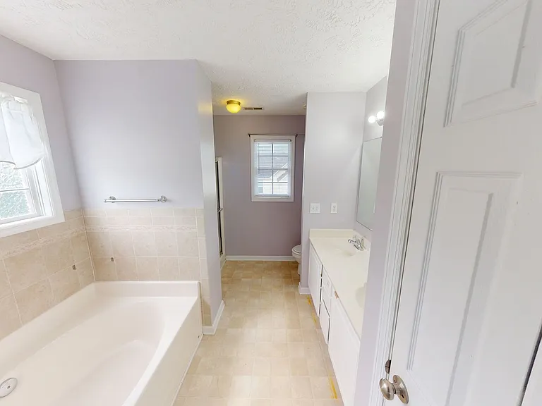 2438 Larwood Dr — Photo 22