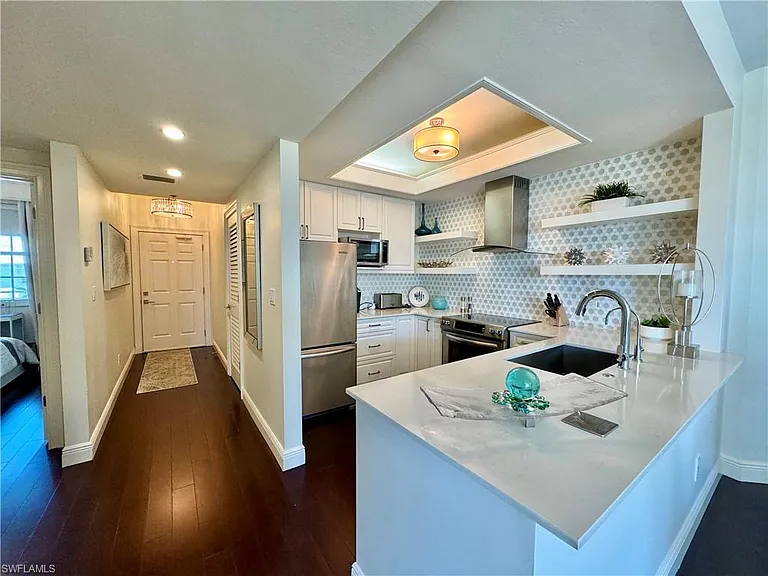 365 5th Ave S #303 — Photo 17