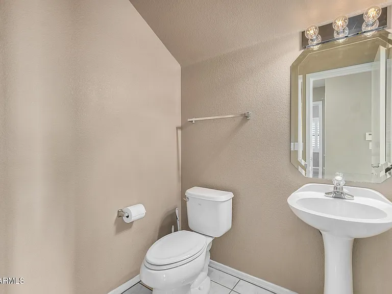 4334 E Anderson Dr — Photo 32