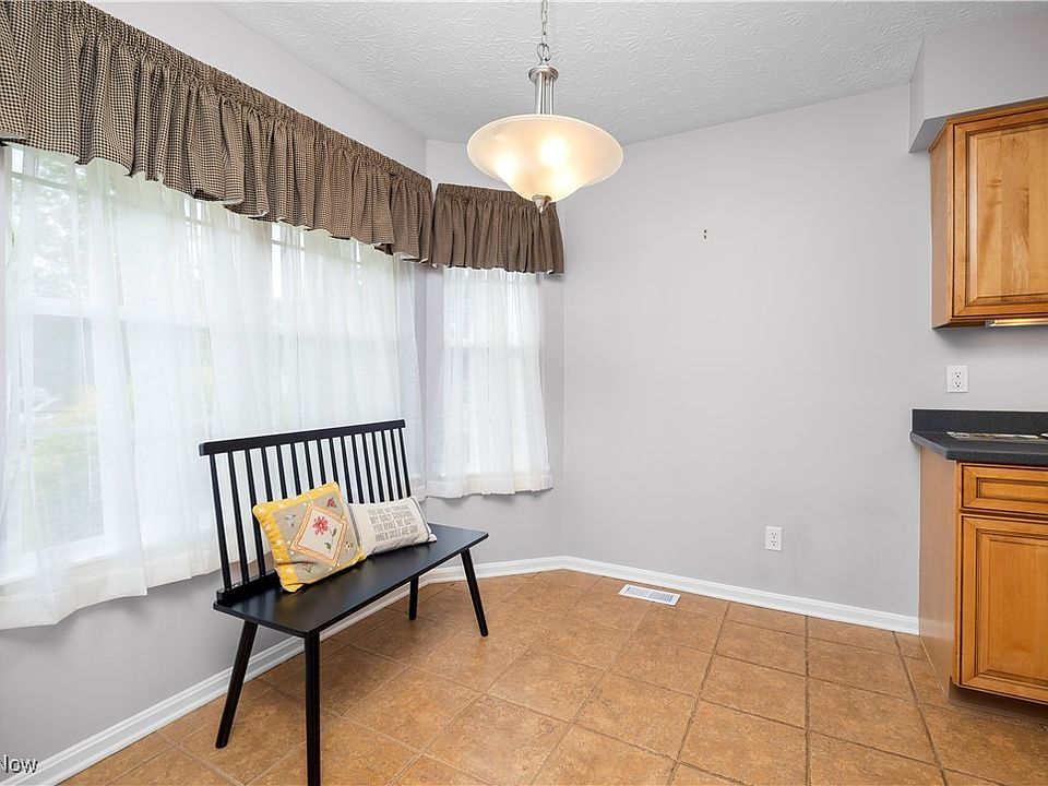 27257 Emerald Oval S, Olmsted Twp, OH 44138 | Zillow