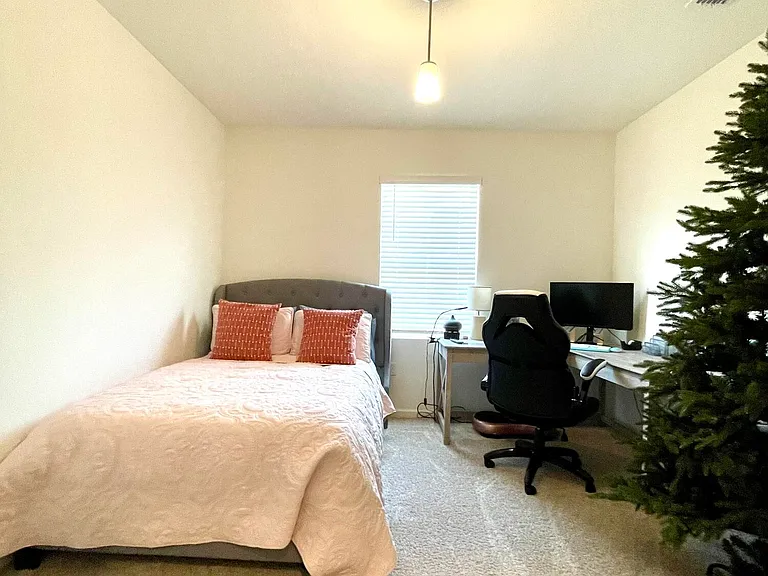 10574 SW Cambria Ln — Photo 33