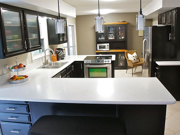 4th image of 8412 Parkbrook Ln