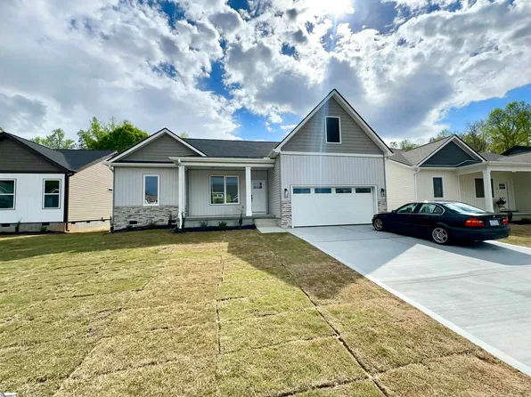 202 Page Creek Blvd, Landrum, SC 29356