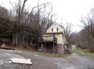 533 Days Run Rd, Tarentum, PA 15084