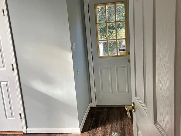 422 Lake Ave S, Nesconset, NY 11767