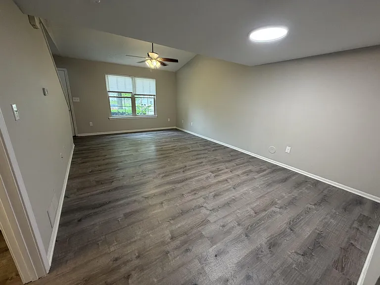5305 Currituck Ln — Photo 4