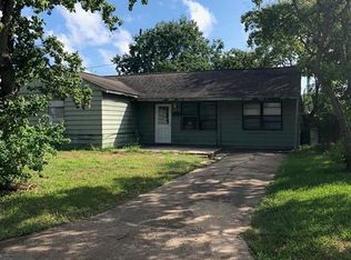 711 W 11th St, Freeport, TX 77541