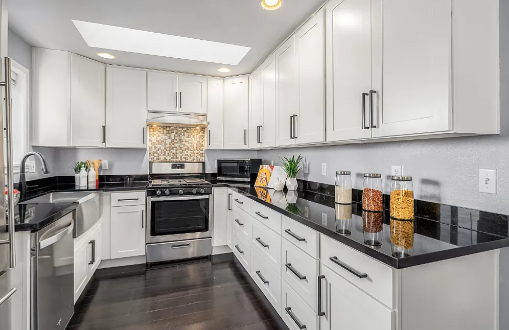 5 bed, 2.5 bath, 3520 sqft, $5,550 — Photo 4