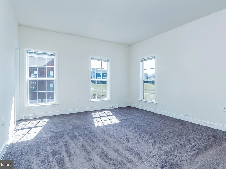 1338 Saxton Way — Photo 11