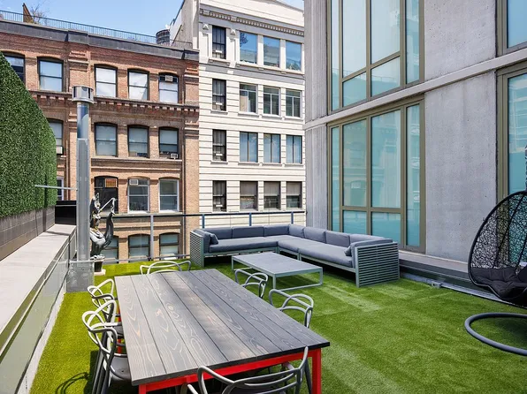138 W 19th St #Penthouse, New York, NY 10011