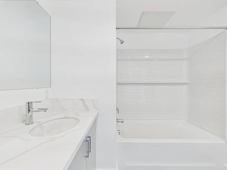 Diamante Apartment Homes — Photo 39