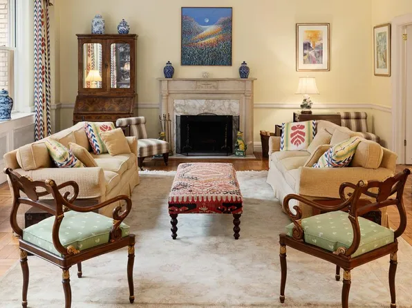 993 Park Avenue image 2 of 10