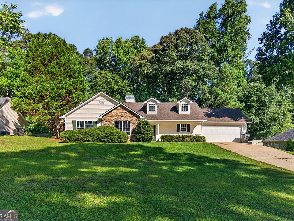 1st image of 320 Old Pond Rd