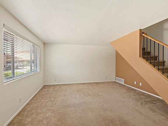 5th image of 945 N Venice Ave