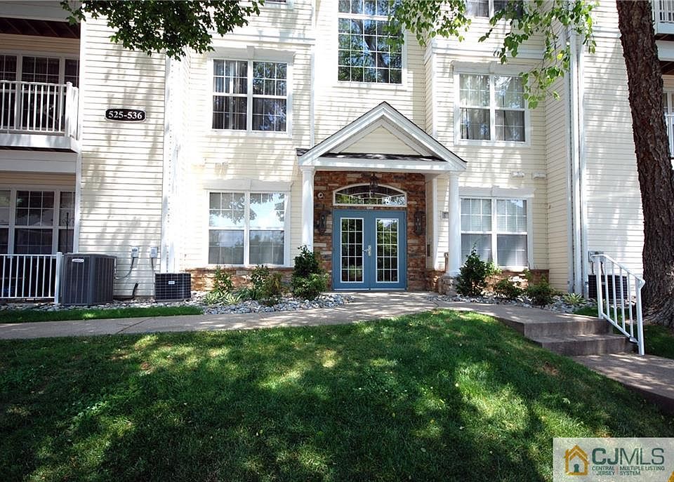 1st image of 532 Saint Andrews Pl