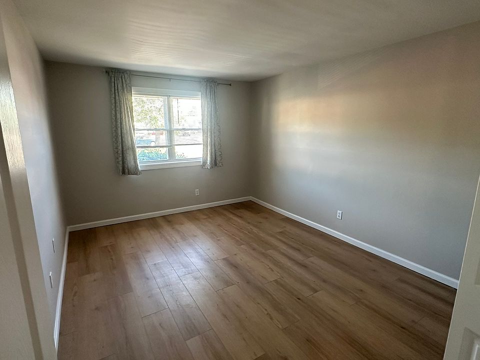 Bedroom with build-in closet organizer