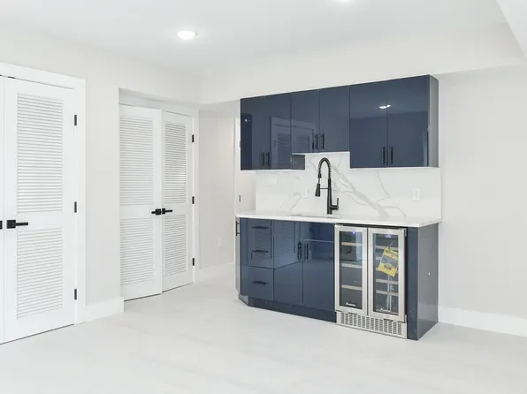 221 Columbia Avenue image 18 of 32