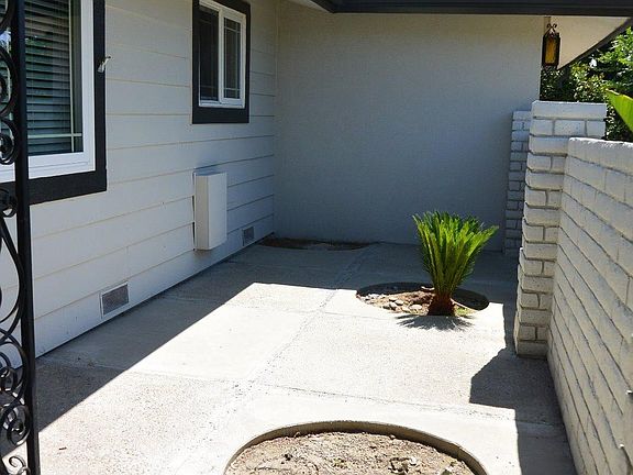 3rd image of 388 W Escalon Ave