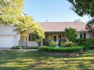 6384 Westwind Dr, Springfield, IL 62711