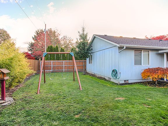 5th image of 741 Cater Dr NE